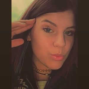 Meet your Posher, Rayna